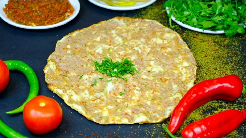 Şendağlı Lahmacun (Etliekmek İçinden) — Karakayış taş fırınında hazırlanan Pide Çeşitleri ürünü